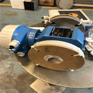 Débitmètre massique Coriolis authentique Endress+Hauser Proline Promass 8P5B40 avec modèle - Product Image 3
