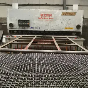 Çin ekran örgü tedarikçisi özel yüksek kaliteli 65Mn dokuma ocağı kare delik kıvrımlı tel madencilik titreşimli eleme ağı