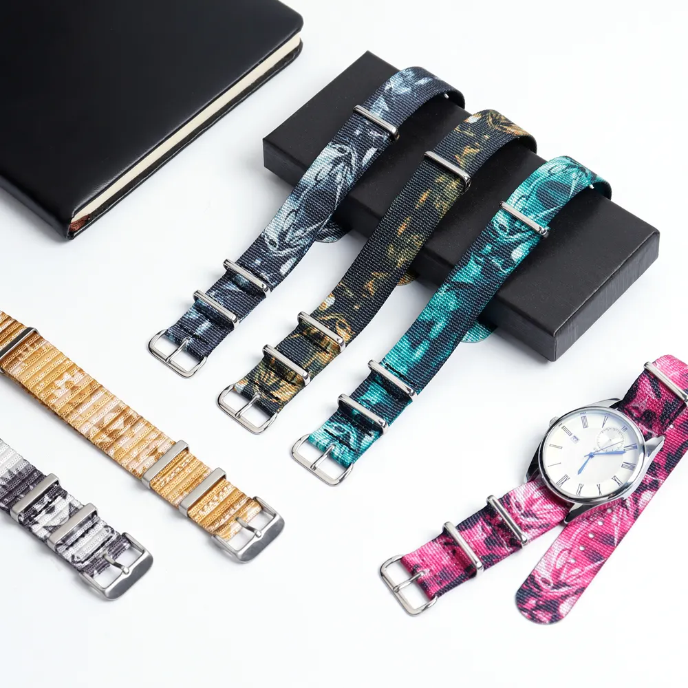 Bracelet de montre élastique à passage unique personnalisé de 20mm 22mm Bracelet de montre en nylon durable Bracelet de montre tissé côtelé rayé en toile de nylon
