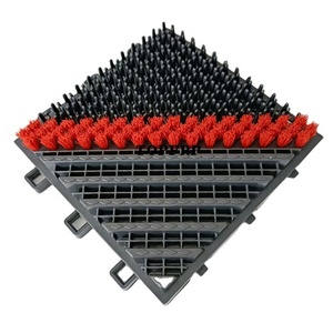 Tapete Modular Antideslizante para Eliminar el Polvo con Cepillo de Nailon - Product Image 1