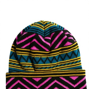 Bonnet unisexe en jacquard à motif géométrique multicolore, bonnet d'hiver à revers pour adultes 56-58CM, style décontracté, 100% acrylique - Product Image 1