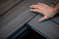 2025 Hot Sale Artikel DIY Smooth Finish WPC Decking Fliesen Custom Holz Kunststoff Composite für Outdoor Garten Schwimmbad
