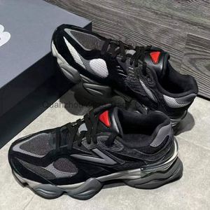 Chaussures de sport pour hommes 9060 de qualité supérieure, version personnalisée avec logo, nouvelles baskets respirantes célèbres pour la course à pied - Product Image 2