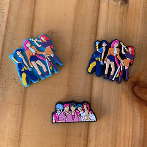 Célèbre dessin animé retour au futur LOLSURPRICE Kpop fille chanceux HuntrXer chaussure charme mode Anime Back2future HuntraX Kkpop chaussure charme - Product Image 3