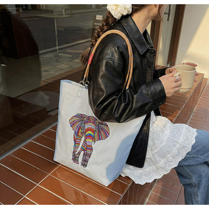 Premium Design <strong>Tote</strong> <strong>Bag</strong> Customization High Quality Large Capacity Fashionable Waterproof <strong>Nylon</strong> Solid Color All Seasons Hasps - Product Image 4