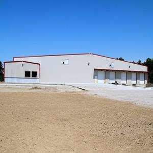 Bâtiment d'entrepôt préfabriqué <span class=keywords><strong>en</strong></span> structure métallique à ossature portique pour atelier industriel 5000 ㎡   Kits de cadres métalliques robustes - Product Image 3