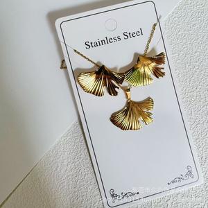 Ensemble de bijoux en acier inoxydable plaqué or 18 carats, boucles d'oreilles et collier de styles variés pour femmes - Product Image 5