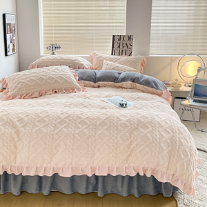 Set di Lenzuola in Velluto Moderno, Copripiumino in Pelliccia di Coniglio, Trapunta con Motivo Gratuito per Uso Domestico, con Borsa - Product Image 1