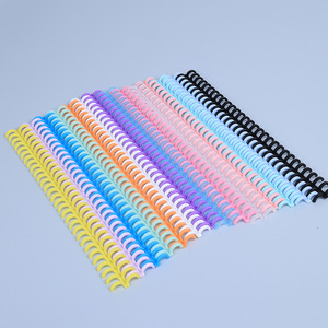 Vente en gros Bande de <span class=keywords><strong>reliure</strong></span> à spirale à rabat pour cahier en plastique amovible 30 trous pouvant être coupés - Product Image 2
