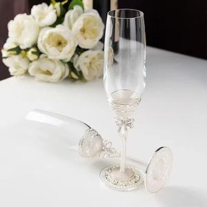 Copas de Champán Elegantes y de Lujo para Bodas, con Tallo y Base Decorativos, Perfectas para Brindis y Celebraciones - Product Image 4