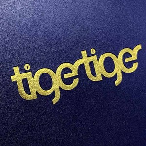 Porta Menús LED de 3 Caras de Cuero PU Azul Marino de Alta Calidad, Porta Menús Iluminado, Tarjetas de Menú LED Plegables, Soporte de Mesa para Tarjetas de Menú - Product Image 5