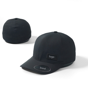 Logotipo personalizado certificado CE en el panel izquierdo, gorra de golf deportiva, gorras de béisbol ajustadas elásticas con bordado de algodón y poliéster - Product Image 1