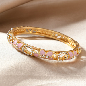 Brazalete de Esmalte con Diseño de Flores Caladas, Estilo Chino Tradicional, con Pedrería Brillante y Acabado Cloisonné - Product Image 2
