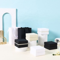 Boîte à bijoux rigide en carton crème avec couvercle, personnalisable avec logo, boîte cadeau carrée en papier pour emballage de bracelets, bagues, colliers et boucles d'oreilles