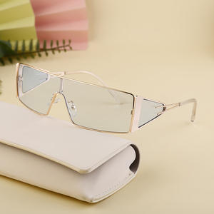 Lunettes de soleil sport Y2K personnalisées style européen et américain pour femmes, protection UV400, verres PC coupe-vent, style Instagram, avec étui - Product Image 1