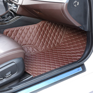 Ensemble complet de tapis de sol pour voiture de luxe avec logo personnalisé - Product Image 4