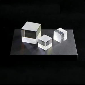 Prisme de division de faisceau à revêtement AR personnalisé en verre optique, cube optique OEM pour la spectroscopie et l'équipement <span class=keywords><strong>laser</strong></span> - Product Image 1