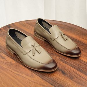 Mocassins de conduite pour hommes en cuir véritable faits main - Cuir de vachette première couche, à pampilles, décontractés, à enfiler, style britannique tendance - Product Image 2