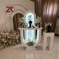 Décoration de fête de luxe ZKAI, arche de toile de fond de mariage en acrylique blanc en forme de U avec éclairage LED, ensemble de tables en PVC pour scène d'événement