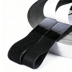 Rouleau de crochets adhésifs résistants en promotion avec film transparent découpé sur mesure pour une utilisation variée - Product Image 2