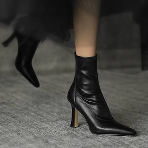 Nouvelles Bottines Chelsea en Cuir Noir de Haute Qualité pour Femme, à Bout Pointu et Talon Haut, Collection Automne 2026 - Product Image 2