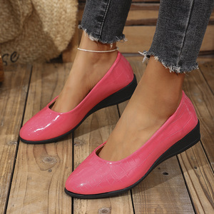 Collection Printemps Chaussures Compensées Décontractées à Bout Pointu de Grande Taille pour Femme Style Européen-Américain - Product Image 3