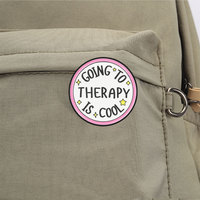 Badge en émail à thème citation amusante sur le soin personnel pour sac, chapeau, vêtement et ornement de style personnel