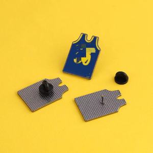 Maillot de basket-ball américain en gros épingles de sport joueur étoile émail tissu collier épingle insigne épingles en métal poli sport thème Souvenirs - Product Image 3