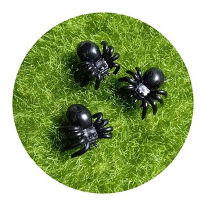 Halloween poisson d'avril petits jouets araignée noire sur <span class=keywords><strong>le</strong></span> thème des animaux ensembles drôles farce packs gros jouets en plastique cadeaux - Product Image 2