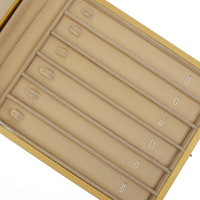 Boîte à bijoux rectangulaire en bois sculpté vintage avec logo personnalisé et rangement pour bracelets, fabriquée dans le Guangdong