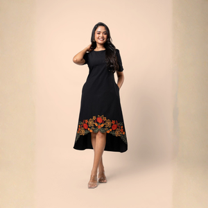Vestido Midi de Algodón Elegante de Primera Calidad con Bordado Floral y Dobladillo Asimétrico Negro - Product Image 3