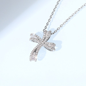 Collana con ciondolo a croce per donna, gioielli semplici e alla moda, regalo per l'uso quotidiano - Product Image 3