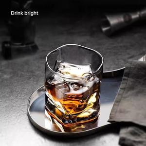 비대칭 트위스트 컵 높이 보이는 종이 접기 모양의 커피와 위스키 컵 뚜껑과 물 및 차 사용 - Product Image 6