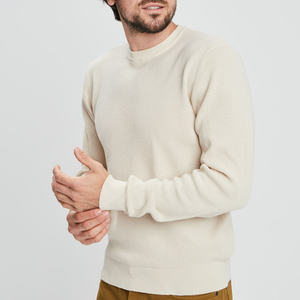 Suéter Artesanal de Cuello Redondo para Hombre en Mezcla de Algodón Color Taupe con Patrón de Rayas, Estética Artesanal de Invierno - Product Image 2