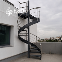 Escalier en colimaçon moderne pour manoir, avec optimisation structurelle personnalisée de qualité supérieure et caractéristiques architecturales