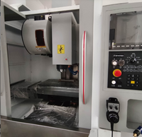 VMC855 GSK KND FANUC horizontal cnc alésage et fraisage centre d'usinage perçage vertical et fraisage prix du centre d'usinage