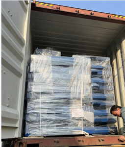 Accesorio telescópico hidráulico para carretilla elevadora, alcance extensible y alta capacidad para trabajos exigentes. - Product Image 4