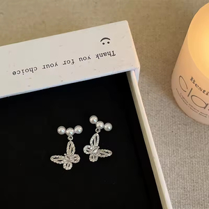 Boucles d'oreilles pendantes élégantes et tendance pour femmes, papillon en zircon, métal, luxe léger, accessoires d'oreille personnalisés et décontractés - Product Image 6