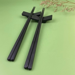 Plato de salsa negra de <span class=keywords><strong>melamina</strong></span>, palillos y soporte de fibra de vidrio, juego de <span class=keywords><strong>vajilla</strong></span> de Sushi, venta al por mayor - Product Image 6