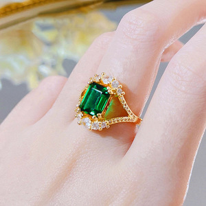 Anello dal Design Vintage Quadrato in Stile Corte Italiana per Donne - Product Image 2