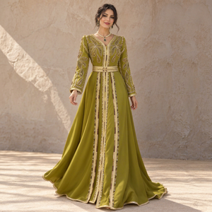 Caftan algérien Mishkat Couture vert olive en velours orné de feuilles d'or et de perles, manches longues, ceinture ornée de bijoux, maxi, hiver - Product Image 1