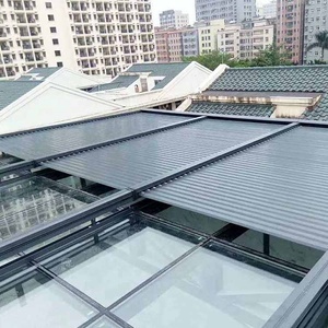 Persiana enrollable de aluminio para exteriores de diseño moderno, toldos retráctiles motorizados para techo de persiana de espuma PU para Hotel - Product Image 1