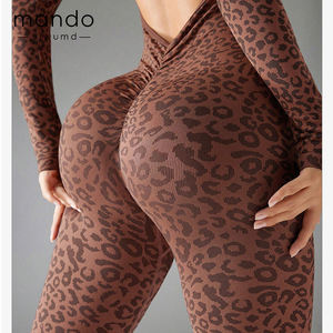 بدلة رياضية نسائية من النايلون عالية المرونة بنمط التاي داي وطبعة الفهد من مصنع تشجيانغ - Product Image 2