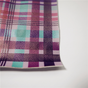 Tissu en vinyle PVC imitation <span class=keywords><strong>cuir</strong></span> à grain de litchi imprimé numérique personnalisé, résistant aux taches, pour sacs, canapés, textiles de maison, meubles - Product Image 4