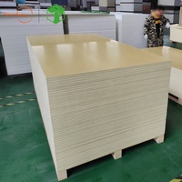 Feuille de panneau de mousse WPC 4x8 Panneau mural WPC pour la construction de décoration