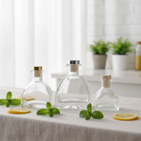 Bouteille diffuseur d'arômes carrée en verre en forme de yourte mongole 150 ml, transparente, avec bouchon en liège, vide, sérigraphiée pour parfum