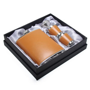Set de Petaca Portátil de 8oz con 1 Embudo y 2 Vasos de Chupito, Botella de Acero Inoxidable para Whisky y Vino, Set de Petaca de Viaje para Regalo - Product Image 2