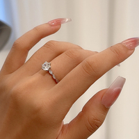 Bague de Mariage Ronde en Moissanite Plaqué Rhodium Argent Sterling Pureté VVS Certifiée GRA Bijoux Personnalisés Fabricant Grossiste
