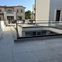 Système de balustrade en verre sans cadre moderne pour escaliers extérieurs, balcons, villas, centres commerciaux - Conception en aluminium en forme de U, résistant à la rouille