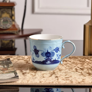 Jarrón de cerámica azul y blanco con diseño floral, estilo oriental, forma redonda, jarrón decorativo - Product Image 4